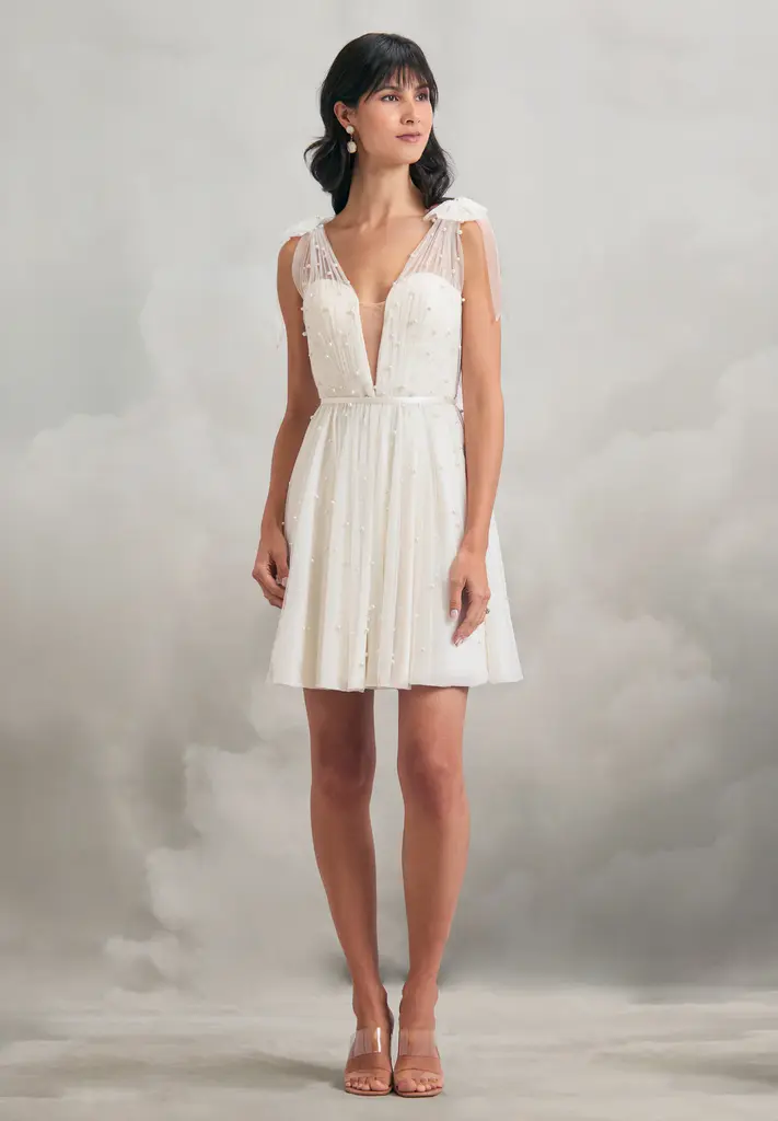 Kurzes Brautkleid von Catherine Deane mit Perlen und Tüll