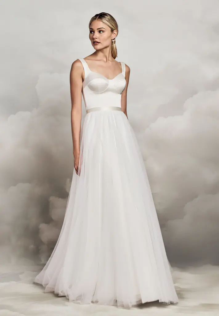 Tüllrock mit leichter Schleppe