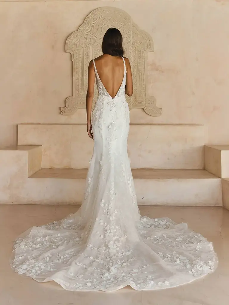 Fit&Flare Brautkleid von Madi Lane mit Spitze und 3D Blüten