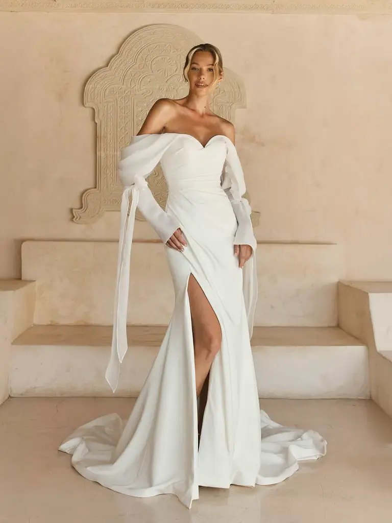 Cleanes Fit & Flare Brautkleid von MadiLane mit abnehmbaren Ärmeln