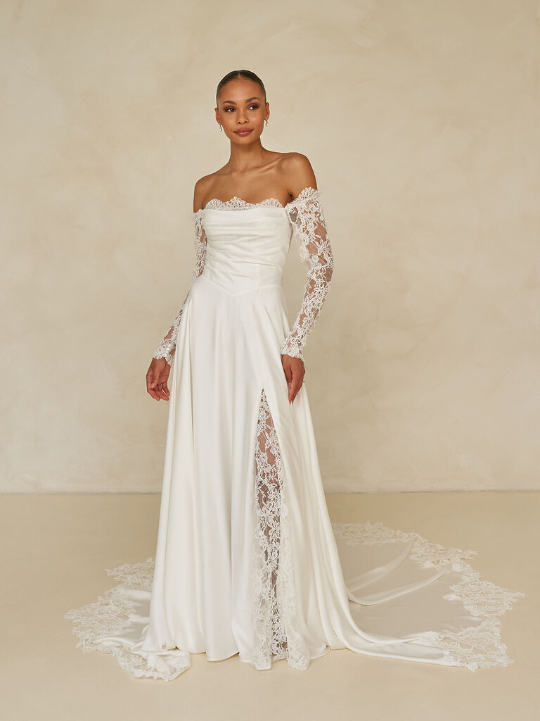 Trägerloses Brautkleid mit Chantillyspitze von MadiLane