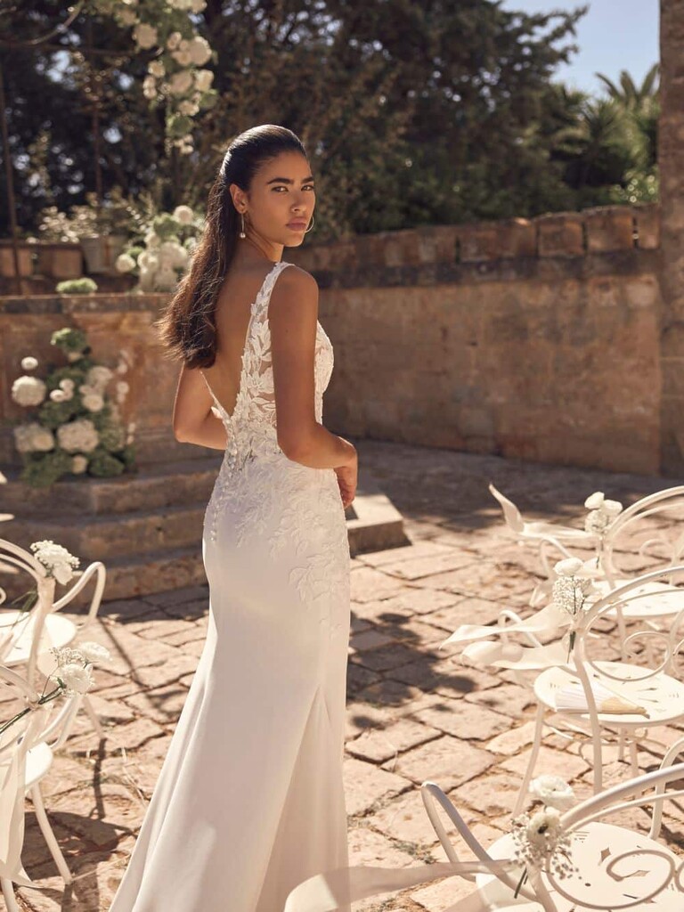 Fit&Flare Brautkleid von Modeca mit breiten Trägern