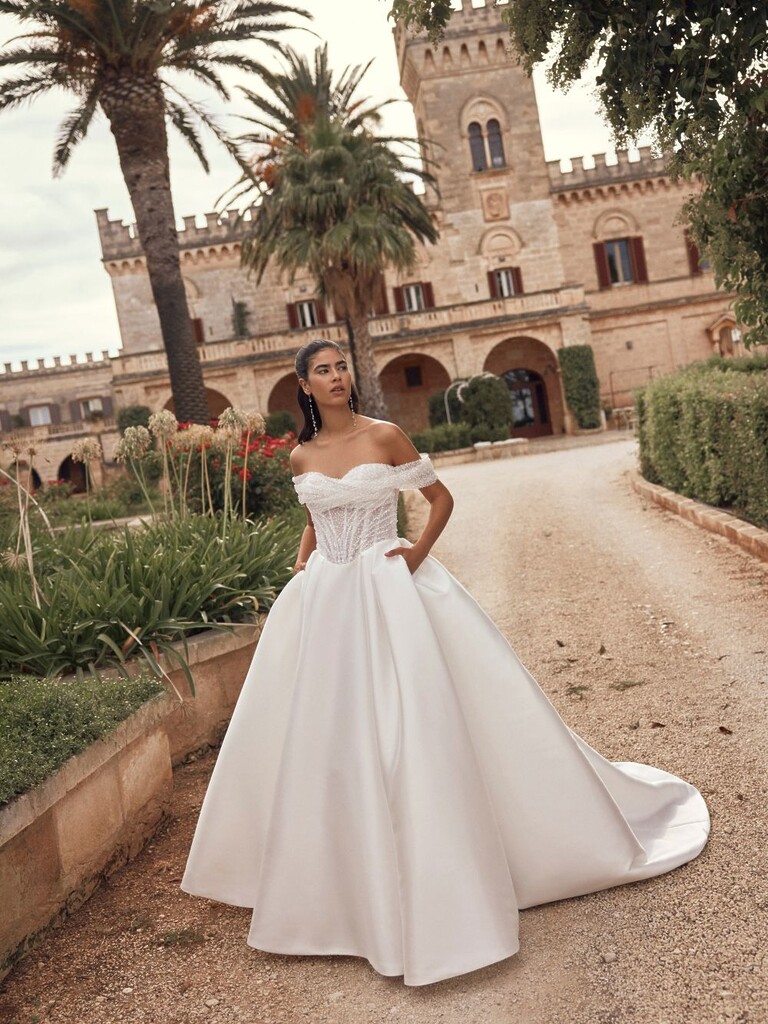 Weit ausgestelltes Kleid von Modeca mit Glitzercorsage