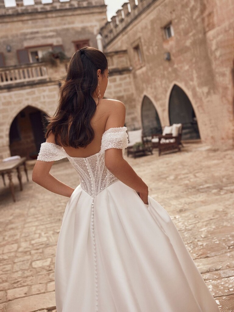 Weit ausgestelltes Kleid von Modeca mit Glitzercorsage