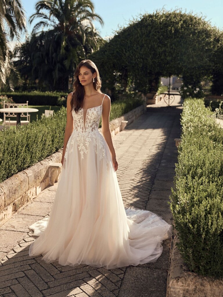 Tüllkleid von Modeca mit floraler Spitze