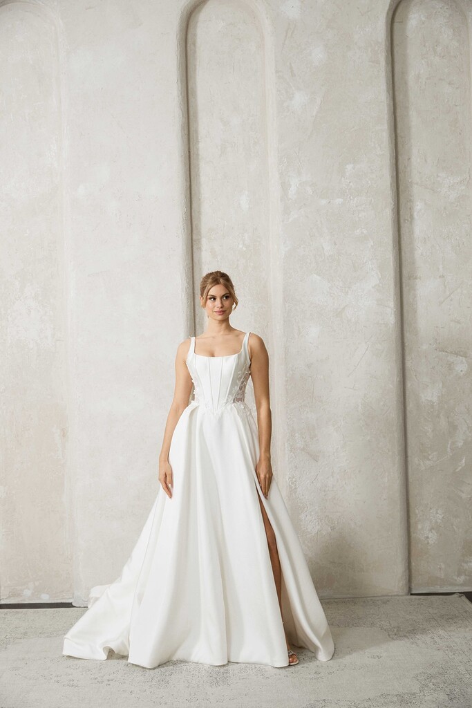 A-Linien Brautkleid von Weise mit Busque-Waist und Spitzendetails