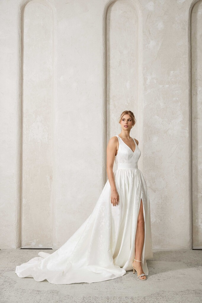 Cleanes Brautkleid von Weise aus strukturiertem Stoff