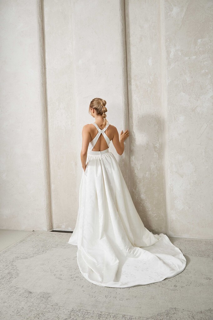 Cleanes Brautkleid von Weise aus strukturiertem Stoff