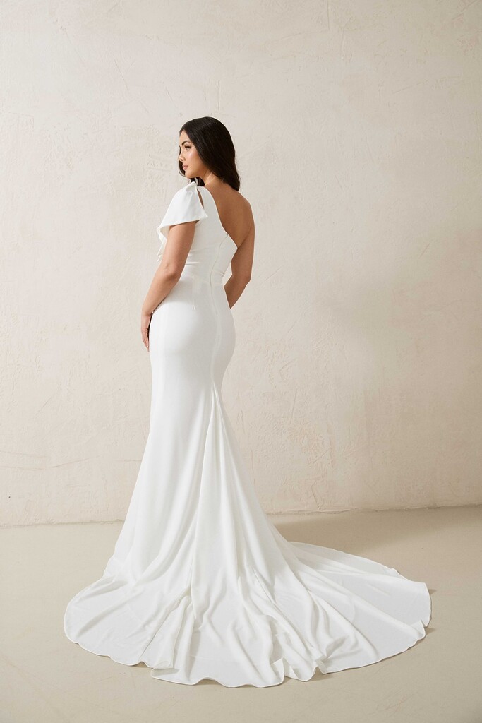 One-Shoulder Brautkleid von Weise im Fit&Flare Schnitt